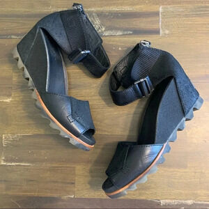 Sorel Joanie II Black Wedge Sandals Heels Canvas Leather Ankle Strap Open Toe 7